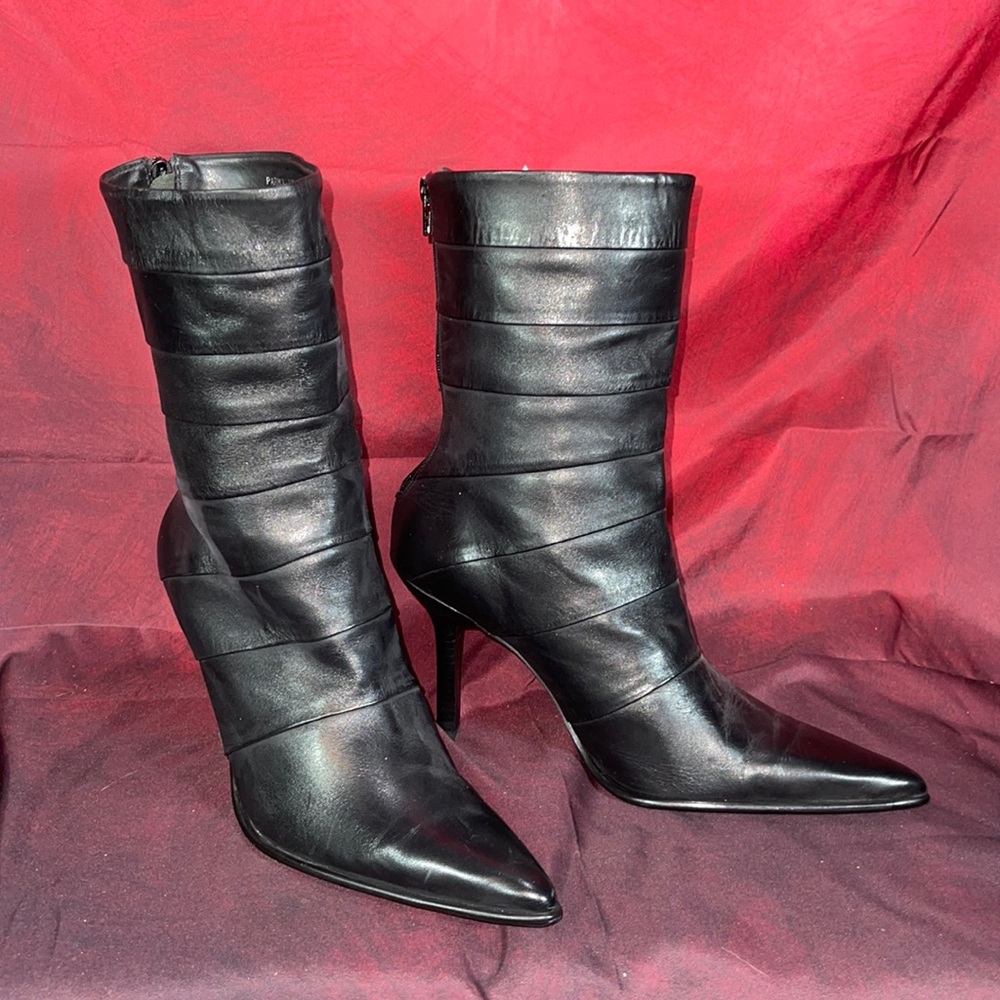 Andiamo 3 inch heeled pointed toe leather boots